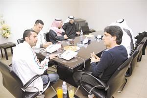 ضيف ديوانية الانباء وليد علي يجيب عن اسئلة رئيس القسم الرياضي الزميل بلال غملوش﻿
