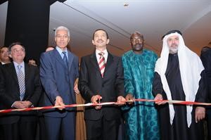 السفير المصري طاهر فرحات مفتتحا معرض مصر في عيون الديبلوماسيين بحضور بعض السفراء﻿﻿انور الكندري﻿