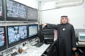عبدالرحيم موضحا طرق التخزين الجديدة
