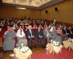 الشيخ دمحمد الصباح وخالد الجارالله في مقدمة الحضور ﻿