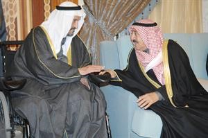حديث ودي بين صاحب السمو الامير الشيخ صباح الاحمد وسمو الشيخ سالم العلي﻿