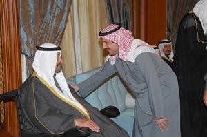 الشيخ عزام الصباح في حديث ودي مع سمو الشيخ سالم العلي﻿