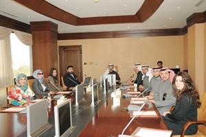 ديعقوب الرفاعي خلال الاجتماع في المعهد﻿