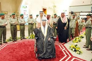 سمو رئيس الحرس الوطني الشيخ سالم العلي لدى وصوله الى مقر الحرس الوطني
﻿