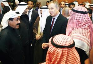 رئيس الوزراء البريطاني السابق والزميل احمد الجارالله
