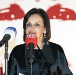 لولوة الملا في حديثها خلال الحفل