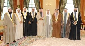 صاحب السمو الامير الشيخ صباح الاحمد مستقبلا الرئيس جاسم الخرافي والوفد البرلماني بحضور سمو ولي العهد