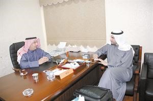 امين السر ورئيس لجنة المشتريات في تعاونية الدسمة وبنيد القار هاني الجعفر في حديث للزميل محمد راتب