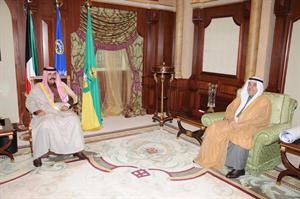 سمو ولي العهد الشيخ نواف الاحمد مستقبلا مجاسم البدر
