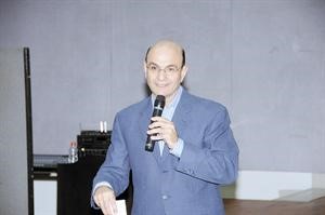 انور الكندري﻿﻿د شفيق الغبرا يلقي كلمته﻿
