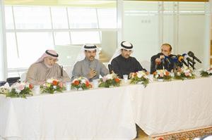 ممرزوق الخرافي ودحمود فليطح ومعبدالرحمن الكليب ومازن ريحاوي خلال المؤتمر الصحافي﻿