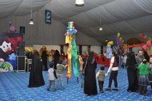 جانب من احتفالات خيمة عالم الطفل وفي الاطار وليد الصعقبي﻿