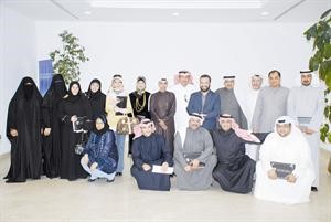 المشاركون في البرنامج التدريبي في لقطة جماعية﻿