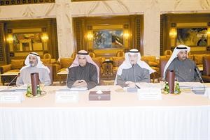 مصالح الفضالة وعبدالوهاب الهارون خلال الاجتماع﻿