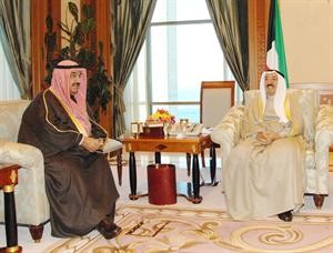 صاحب السمو الامير خلال لقائه سمو رئيس الوزراء الشيخ ناصر المحمد﻿