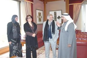 الشيخ ناصر صباح الاحمد مستقبلا دهلال الساير ودنور كرماني ومنى اشكناني﻿