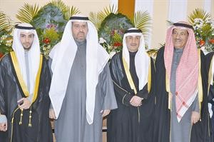 روضان الروضان يقدم التهاني للمعرس ووالده ووالد العروس احمد الخنة
﻿