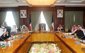 سمو رئيس الوزراء مترئسا الاجتماع بحضور الشيخ دمحمد الصباح والشيخ احمد العبدالله ومصطفى الشمالي واحمد الهارون والشيخ سالم العبدالعزيز والشيخ صباح الخالد﻿