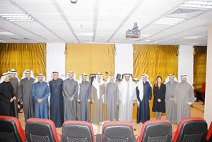 لقطة جماعية للمشاركين في توقيع مذكرة التفاهم﻿