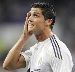 مهاجم ريال مدريد رونالدو ﻿﻿اثار جدلا كبيرا﻿﻿قبل انتقاله﻿﻿ للنادي الملكي﻿