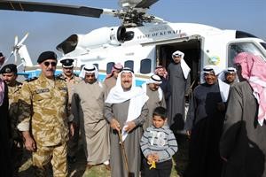 صاحب السمو الامير الشيخ صباح الاحمد لحظة وصول سموه لتفقد الحدود الشمالية