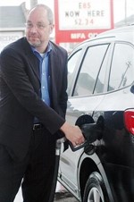 «النقل» تستبدل الرسم السنوي للسيارات بزيادة 4 ـ 5 ليرات على ليتر البنزين