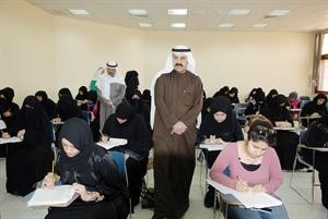 د يعقوب الرفاعي ودمشعل متلع اثناء تفقد سير امتحانات الطلبة﻿