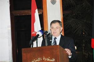  فؤاد السنيورة ملقيا كلمته
