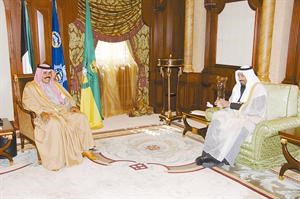 سمو ولي العهد الشيخ نواف الاحمد مستقبلا حسين مزيد