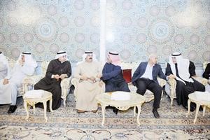 الزميلان عدنان الراشد وسامي النصف وجانب من الحضور
