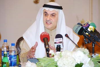 محمد الصقر متحدثا في المؤتمر الصحافي