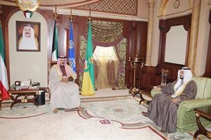 سمو ولي العهد الشيخ نواف الاحمد مستقبلا دمحمد الحويلة﻿