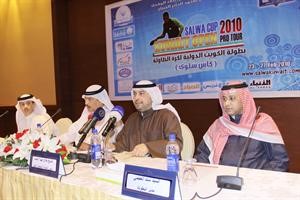 الشيخ طلال الفهد يتحدث في المؤتمر الصحافي متوسطا سند العجمي ومحمد المعتوق وخليفة جالي
﻿