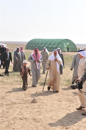 صاحب السمو الامير الشيخ صباح الاحمد وسمو ولي العهد الشيخ نواف الاحمد والشيخ صباح حمد صباح الاحمد ودهلال الساير وجولة داخل المحمية﻿