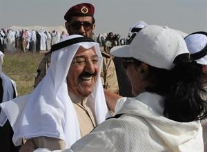 الشيخة امثال الاحمد مرحبة بصاحب السمو الامير لدى وصوله الى المحمية﻿