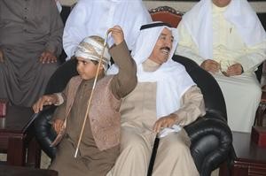 صاحب السمو الامير وحفيده الشيخ صباح حمد صباح الاحمد خلال اللقاء﻿