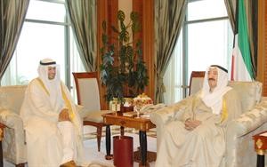صاحب السمو الامير الشيخ صباح الاحمد مستقبلا دليهي الهاجري﻿