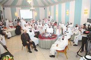 الشيخ مالك الحمود ودعلي العمير وبدر البدر ومانع العجمي ودفهد الخنة وطارق العيسى في مقدمة الحضور