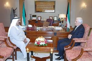 الشيخ ناصر صباح الاحمد مستقبلا السفير السوري بسام عبدالمجيد﻿