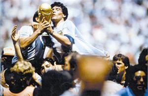 مارادونا حقق كاس العالم كلاعب ويحلم بتحقيقها كمدرب
