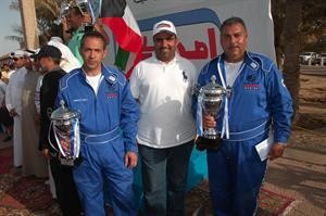 ثنيان الغانم يتوسط فريقه صاحب المركز الثاني في السباق