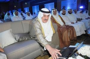 مصطفى الشمالي يدشن خدمة تسديد وبجواره معلي الشريدة
