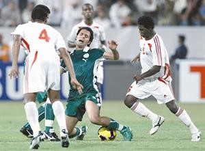 الامارات والسعودية مرشحتان لتحقيق نتيجة ايجابية في كاس اسيا قطر 2011
