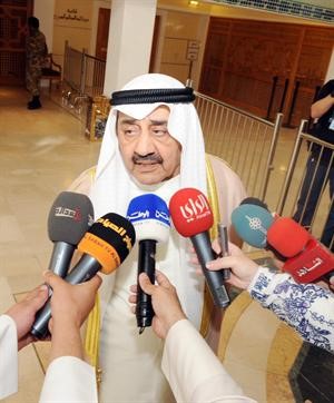 الرئيس جاسم الخرافي اثناء تصريحه للصحافيينمتين غوزال