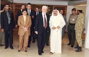 الرئيس الخرافي خلال جولته في المجلس مع رئيس الوزراء الصربي بمرافقة د رشاالصباح﻿