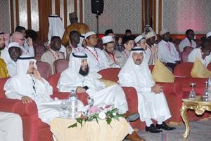 عبدالله براك مع بعض الحضور في المسابقة﻿