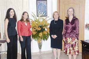 السفيرة الاميركية ومستشارة الشؤون الثقافية في صورة مع نوتشيلي وابي المنى
﻿﻿محمد ماهر﻿