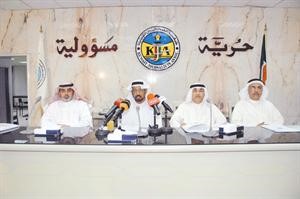 د عيسى الجاسم وعصام بن حيدر وعلي الثويني ومحمد العراك 	محمد ماهر﻿