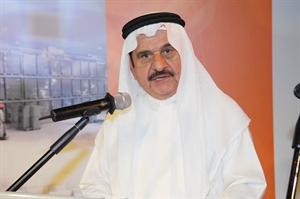 رئيس مجلس ادارة شركة الرابطة عبدالغفور العوضي ملقيا كلمة الشركة في الحفل
