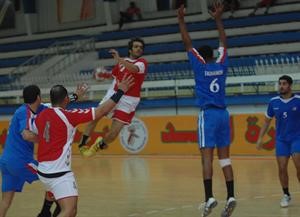 لاعب الفحيحيل احمد سرحان يصوب كرة على مرمى التضامن ﻿﻿عادل يعقوب﻿